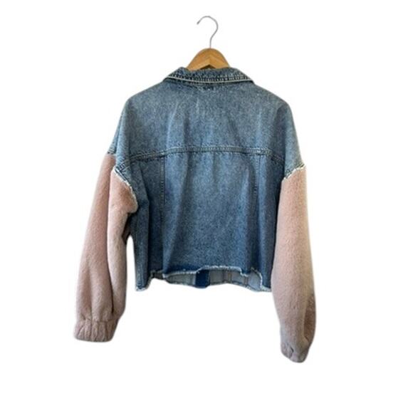 Garage Pink Faux Fur Sleeves Cropped Denim Jacket Women's Size Large - Picture 4 of 5